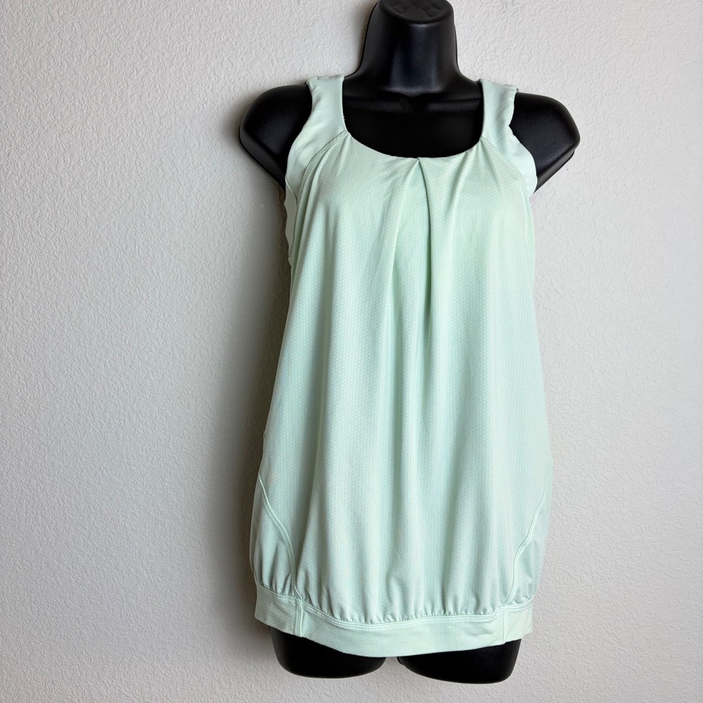 Lululemon Mint Green Strappy Back 2-in-1 Tank Top with Built-in Bra Size 8